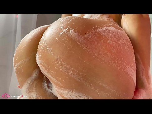 ❤️ Brunette Akuseweretsa maliseche ndi Vibrator mpaka Intense Orgasm mu Shower Kanema wakugonana pa ife ❌️